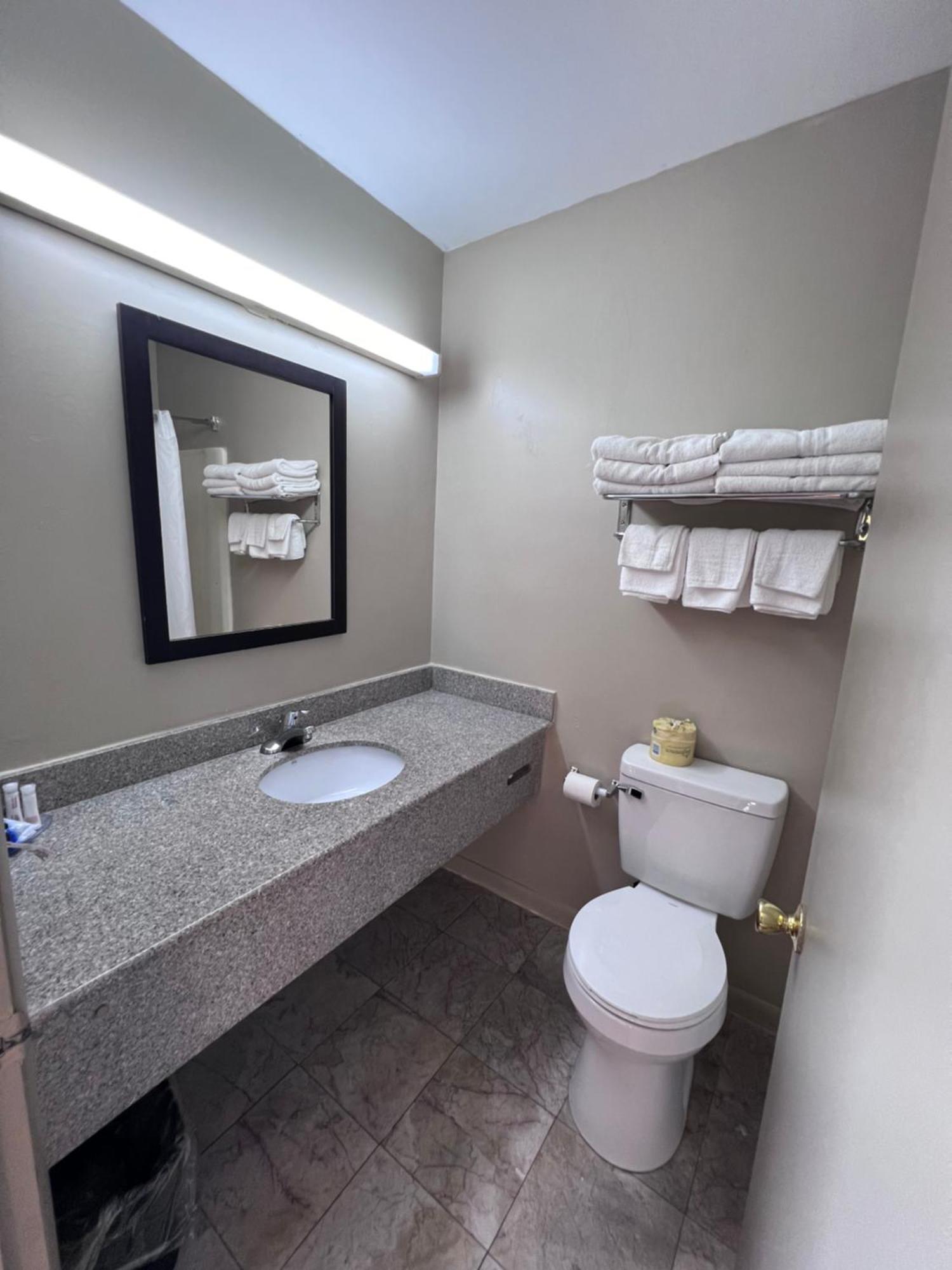 Rodeway Inn & Suites Hershey Exteriör bild